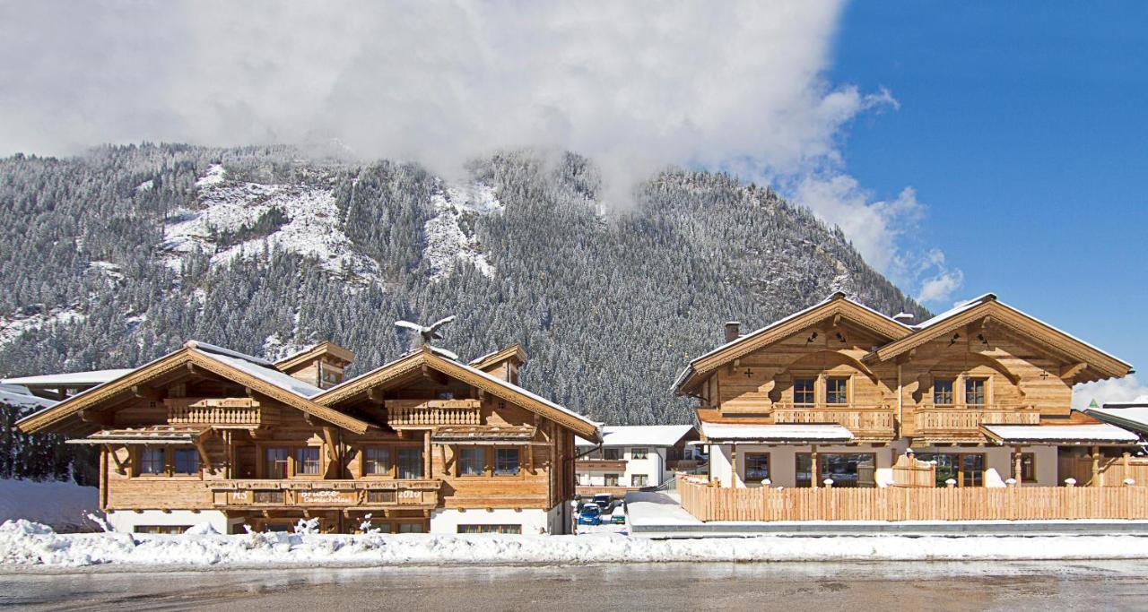 Alpenchalet Bruecke Mayrhofen Ruang foto