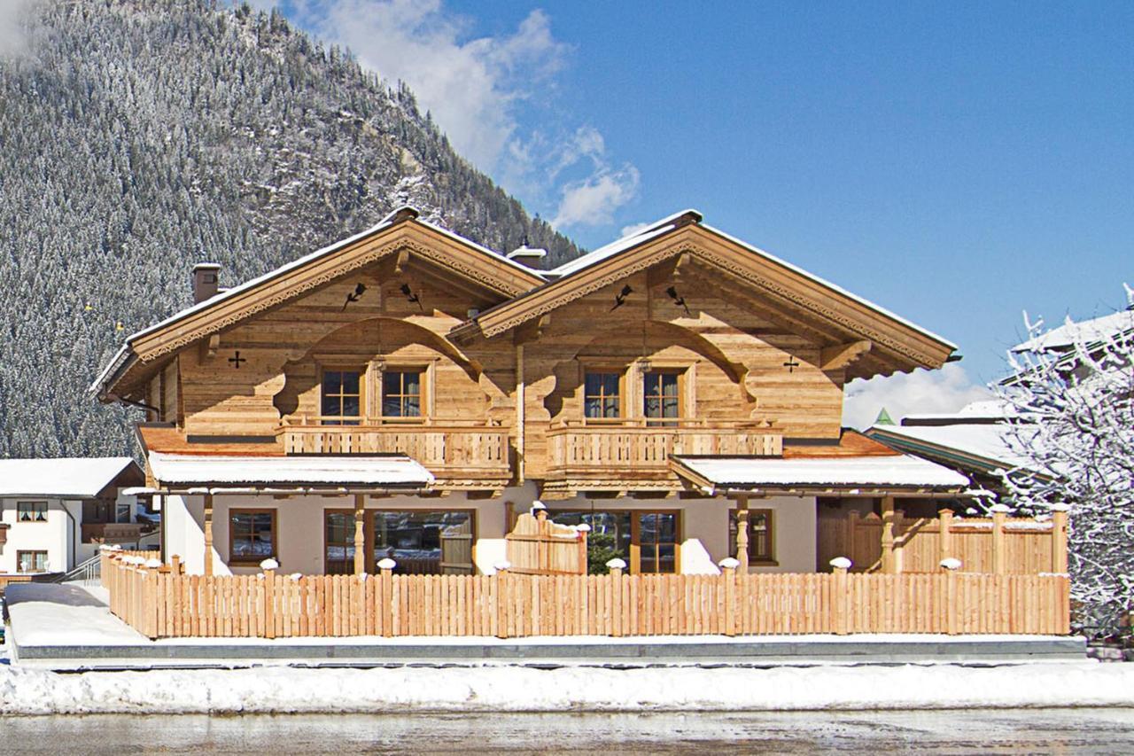 Alpenchalet Bruecke Mayrhofen Ruang foto